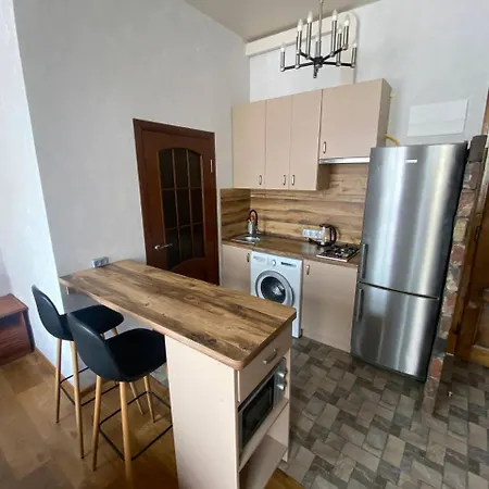 Апартаменти На Вулиці Антоновича Lviv Exterior photo